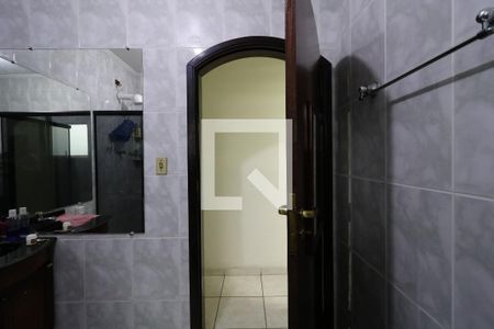 Casa à venda com 430m², 3 quartos e 6 vagasBanheiro Piso Superior