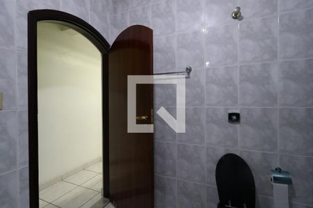 Casa à venda com 430m², 3 quartos e 6 vagasBanheiro Piso Superior