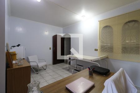 Casa à venda com 430m², 3 quartos e 6 vagasEscritório