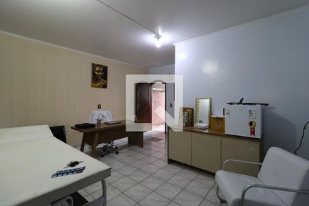 Casa à venda com 430m², 3 quartos e 6 vagasEscritório