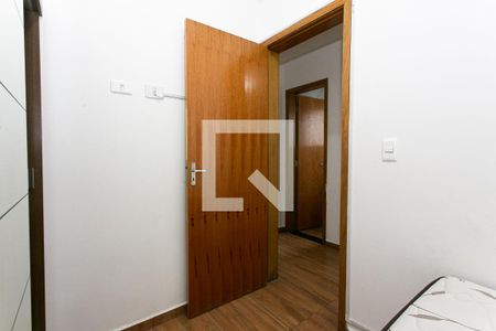 Quarto 1 de apartamento para alugar com 2 quartos, 50m² em Vila Antonina, São Paulo
