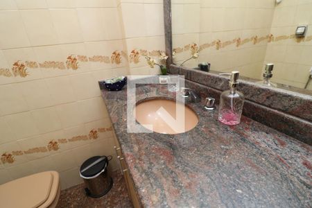 Apartamento à venda com 152m², 4 quartos e 2 vagasBanheiro Social