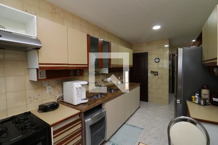 Apartamento à venda com 152m², 4 quartos e 2 vagasCozinha