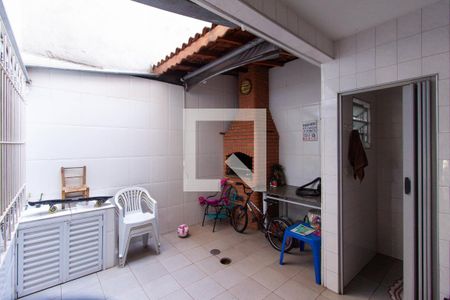 Casa à venda com 92m², 2 quartos e 2 vagas Casa à venda com 92m², 2 quartos e 2 vagasÁrea externa