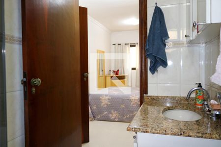 Apartamento à venda com 71m², 2 quartos e 2 vagasBanheiro da Suíte