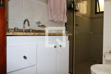 Apartamento à venda com 71m², 2 quartos e 2 vagasBanheiro da Suíte