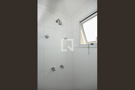 Apartamento à venda com 400m², 6 quartos e 5 vagasChuveiro do Banheiro da Suíte 2