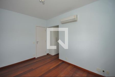 Apartamento à venda com 400m², 6 quartos e 5 vagasSuíte 2