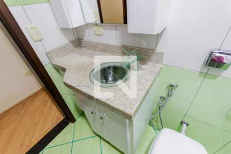 Casa para alugar com 253m², 4 quartos e 4 vagasBanheiro 2