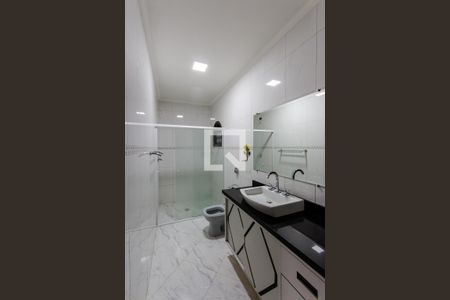 Casa para alugar com 253m², 4 quartos e 4 vagasBanheiro