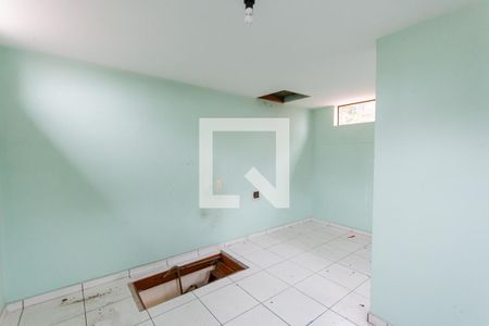 Casa para alugar com 253m², 4 quartos e 4 vagasSótão