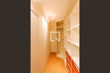 Casa para alugar com 253m², 4 quartos e 4 vagasCloset - Quarto