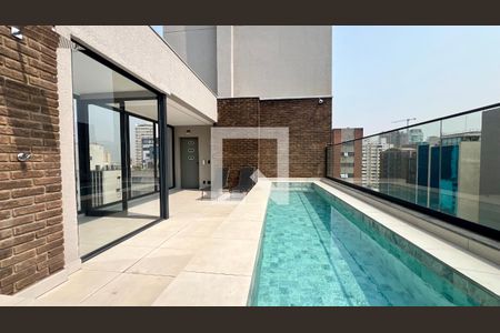 Studio à venda com 28m², 1 quarto e sem vagaPiscina