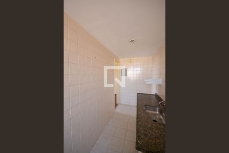 Apartamento para alugar com 54m², 2 quartos e 1 vaga Apartamento para alugar com 54m², 2 quartos e 1 vagaCozinha e Área de Serviço
