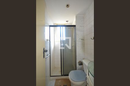 Banheiro  de apartamento para alugar com 2 quartos, 54m² em Centro, Nilópolis
