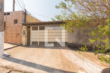 Casa à venda com 250m², 3 quartos e 6 vagasFachada