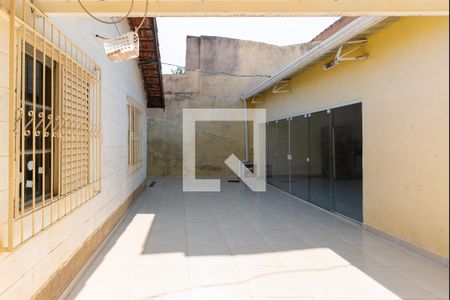 Casa à venda com 250m², 3 quartos e 6 vagasQuintal