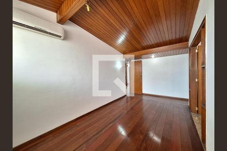Apartamento à venda com 239m², 6 quartos e 2 vagas Apartamento à venda com 239m², 6 quartos e 2 vagasSala de jantar