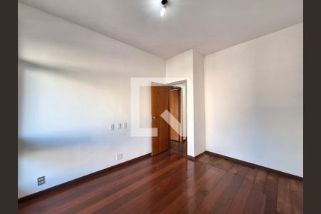Apartamento à venda com 239m², 6 quartos e 2 vagas Apartamento à venda com 239m², 6 quartos e 2 vagasQuarto 3