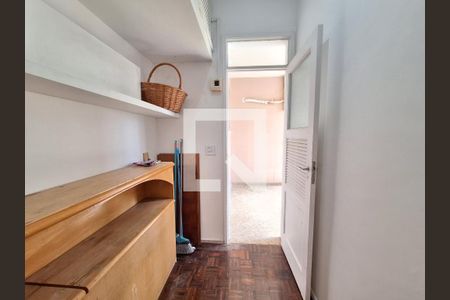 Apartamento à venda com 239m², 6 quartos e 2 vagas Apartamento à venda com 239m², 6 quartos e 2 vagasQuarto de serviço 2