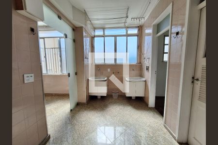 Apartamento à venda com 239m², 6 quartos e 2 vagas Apartamento à venda com 239m², 6 quartos e 2 vagasÁrea de serviço