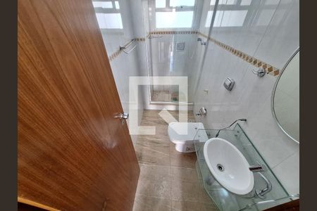 Apartamento à venda com 239m², 6 quartos e 2 vagas Apartamento à venda com 239m², 6 quartos e 2 vagasBanheiro 4
