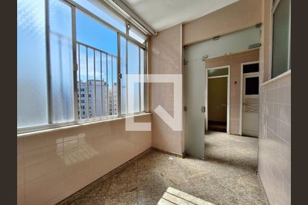Apartamento à venda com 239m², 6 quartos e 2 vagas Apartamento à venda com 239m², 6 quartos e 2 vagasÁrea de serviço