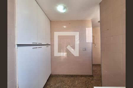 Apartamento à venda com 239m², 6 quartos e 2 vagas Apartamento à venda com 239m², 6 quartos e 2 vagasCozinha