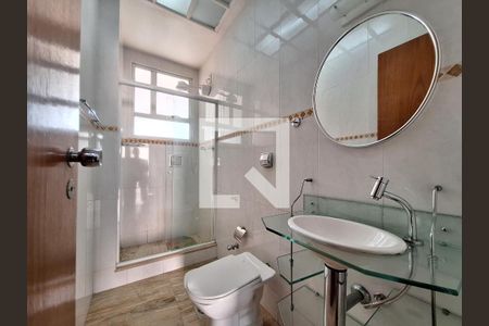 Apartamento à venda com 239m², 6 quartos e 2 vagas Apartamento à venda com 239m², 6 quartos e 2 vagasBanheiro 4