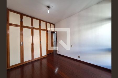 Apartamento à venda com 239m², 6 quartos e 2 vagas Apartamento à venda com 239m², 6 quartos e 2 vagasQuarto 2