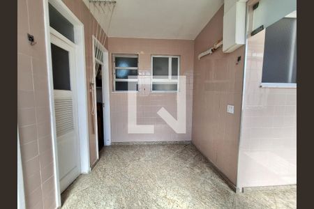 Apartamento à venda com 239m², 6 quartos e 2 vagas Apartamento à venda com 239m², 6 quartos e 2 vagasÁrea de serviço