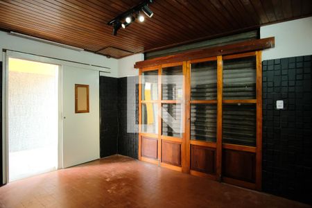 Casa à venda com 300m², 2 quartos e 4 vagasSalão