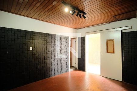 Casa à venda com 300m², 2 quartos e 4 vagasSalão