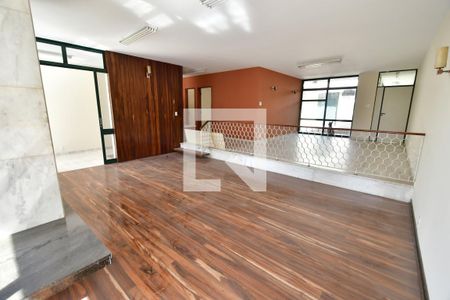 Casa à venda com 427m², 5 quartos e 2 vagasSala 3
