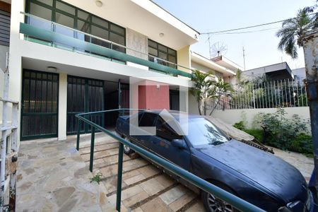 Casa à venda com 427m², 5 quartos e 2 vagasFachada