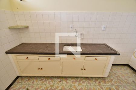 Casa à venda com 427m², 5 quartos e 2 vagasCasa Fundos - Cozinha