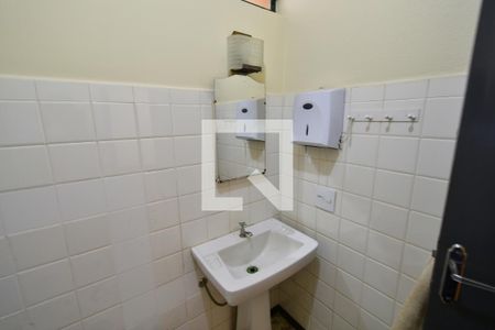 Casa à venda com 427m², 5 quartos e 2 vagasCasa Fundos - Banheiro