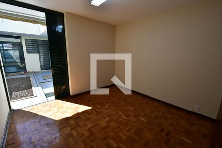 Casa à venda com 427m², 5 quartos e 2 vagasQuarto 2