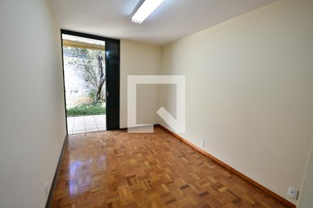 Casa à venda com 427m², 5 quartos e 2 vagasQuarto 1