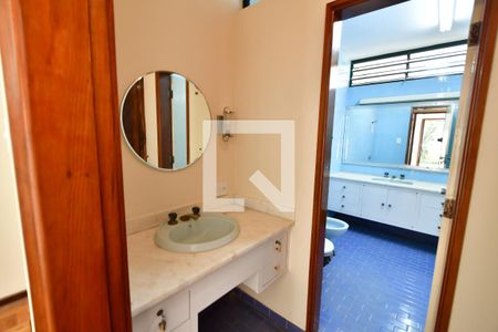 Casa à venda com 427m², 5 quartos e 2 vagasBanheiro