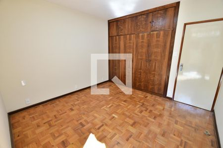 Casa à venda com 427m², 5 quartos e 2 vagasQuarto 2