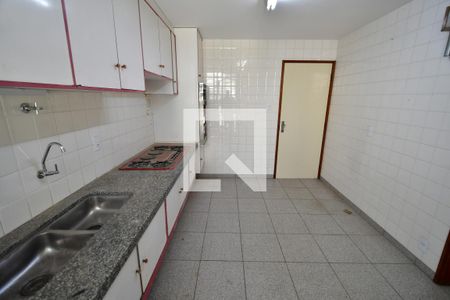 Casa à venda com 427m², 5 quartos e 2 vagasCozinha