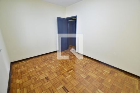 Casa à venda com 427m², 5 quartos e 2 vagasCasa Fundos - Quarto 2