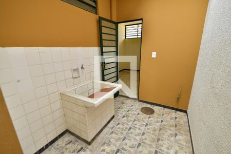 Casa à venda com 427m², 5 quartos e 2 vagasCasa Fundos - Área de Serviço