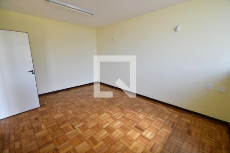 Casa à venda com 427m², 5 quartos e 2 vagasCasa Fundos - Sala