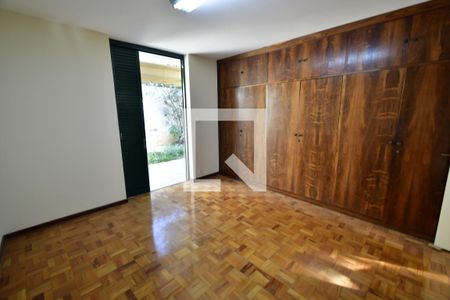 Casa à venda com 427m², 5 quartos e 2 vagasQuarto 3 - Suíte