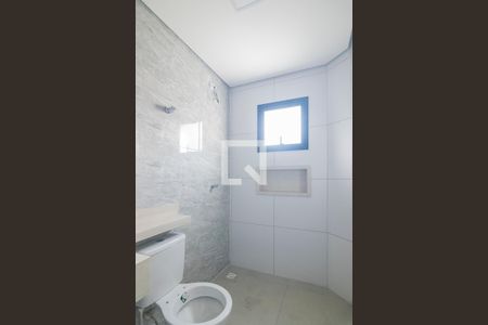 Apartamento à venda com 72m², 3 quartos e 2 vagas Apartamento à venda com 72m², 3 quartos e 2 vagasBanheiro da Suite