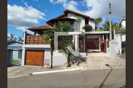 Casa para alugar com 265m², 3 quartos e 2 vagasFachada