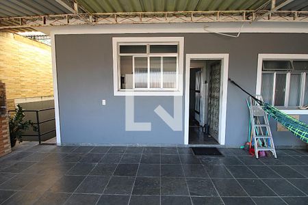 Casa à venda com 180m², 3 quartos e 3 vagasFachada dos fundos