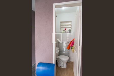 Casa para alugar com 181m², 3 quartos e 4 vagas Casa para alugar com 181m², 3 quartos e 4 vagasBanheiro de serviço